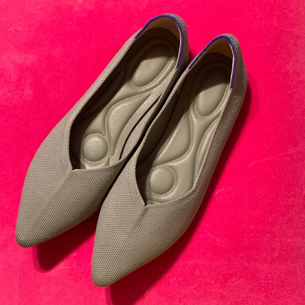 Elegant Green Women's Flats size 39 see photos of small flaw